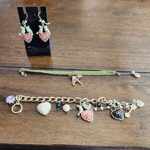 Betsey Johnson Love Birds Kissing Jewelry Set with Gold and Black Accents